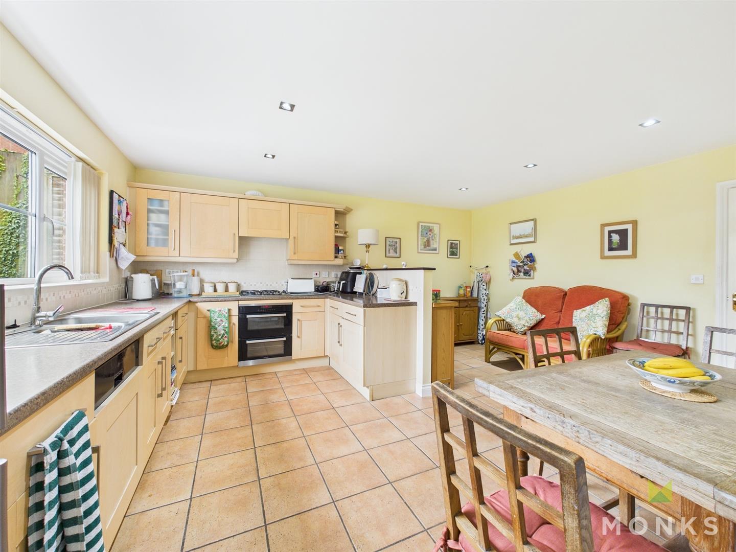 28 Bentley Drive, Oswestry, SY11 1TQ For Sale